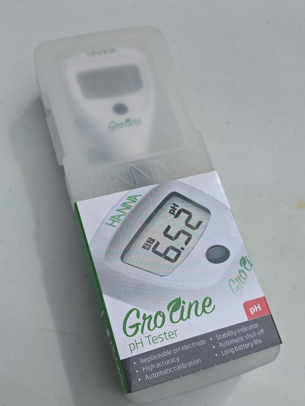 Hannah GroLine pH Tester in White
